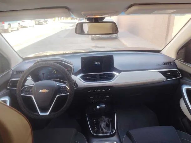 Car image 16