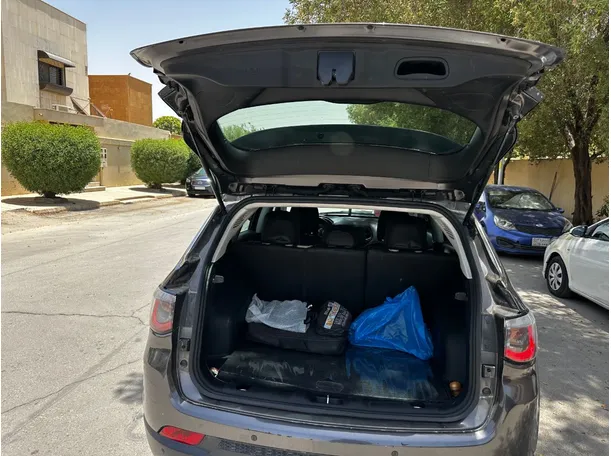 Car image 23