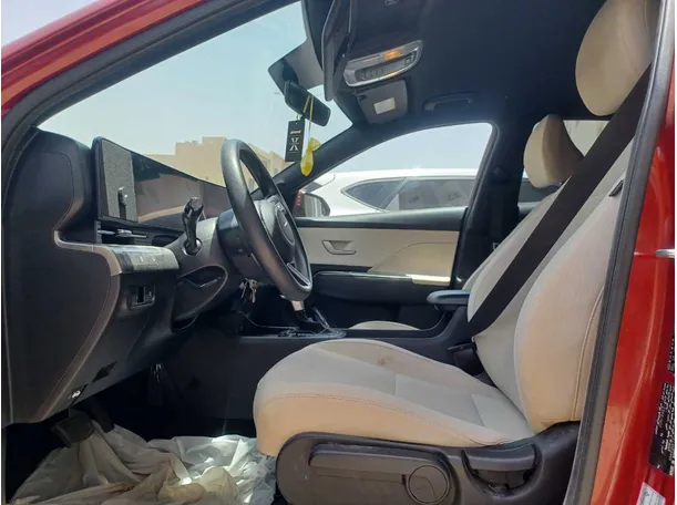 Car image 11