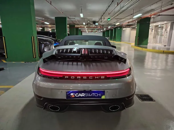 Car image 10