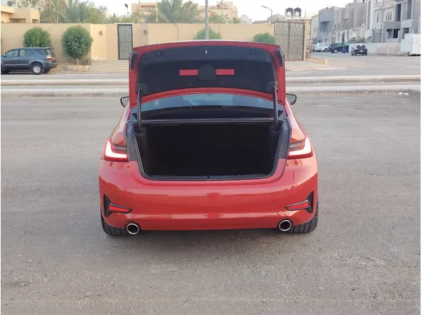 Car image 26