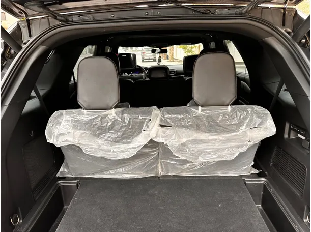 Car image 27