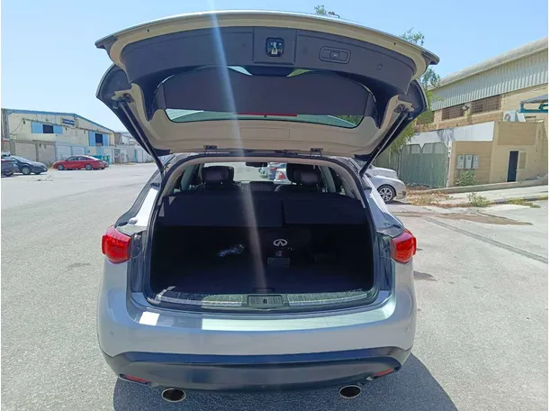Car image 29