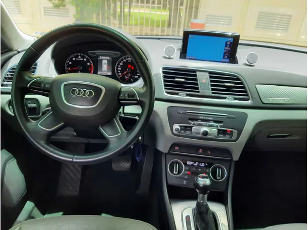 Car image 15