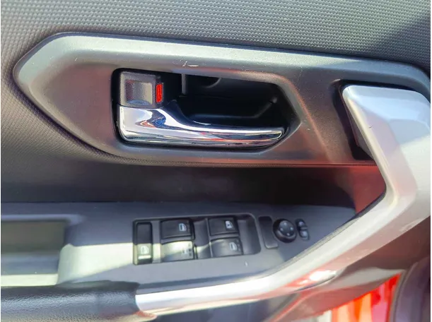 Car image 28