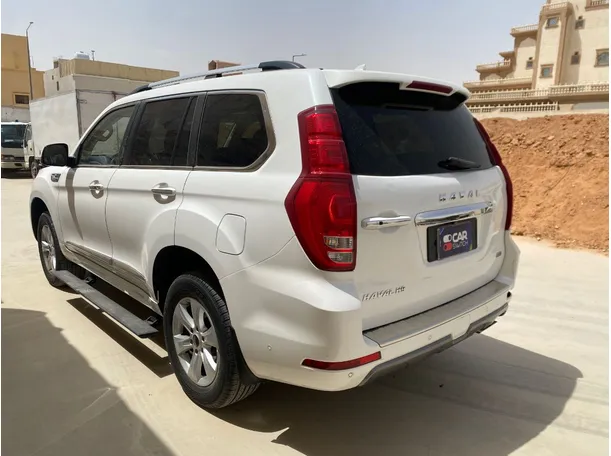Car image 7