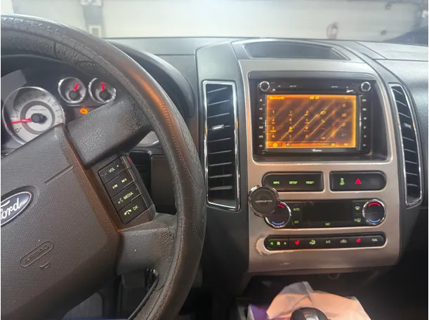 Car image 7
