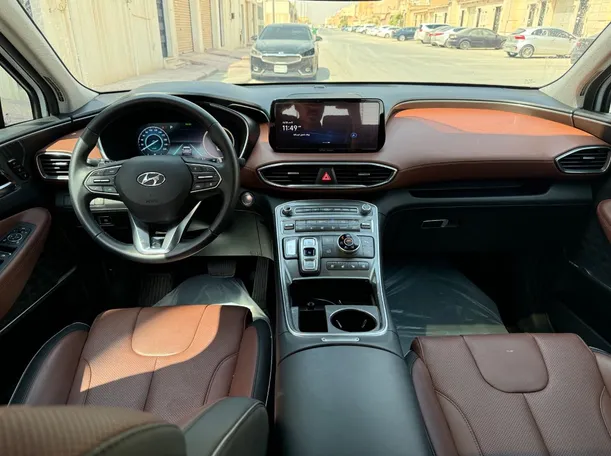 Car image 14