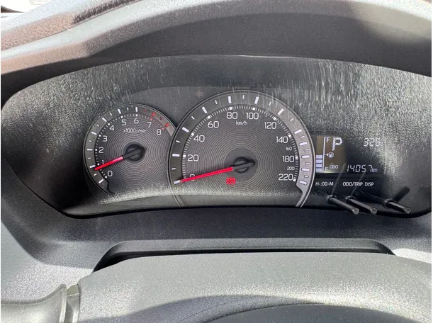 Car image 18