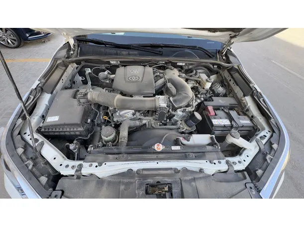 Car image 24