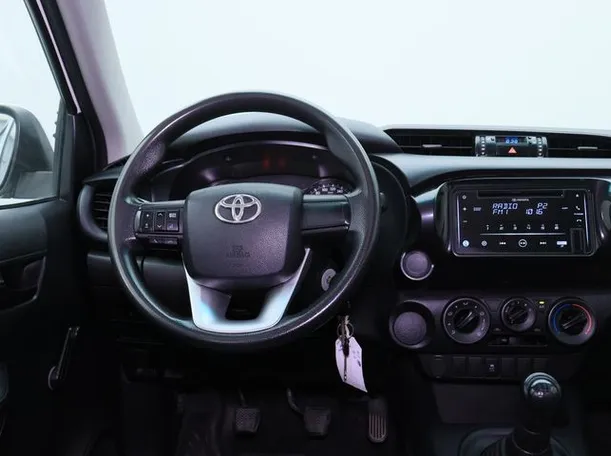 Car image 15