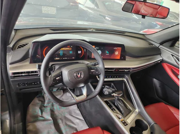 Car image 16