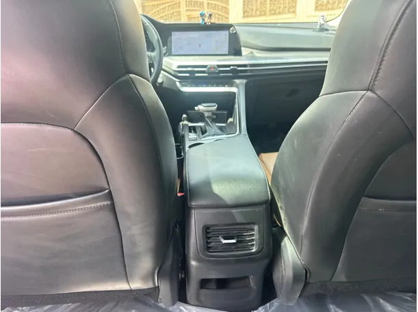 Car image 20