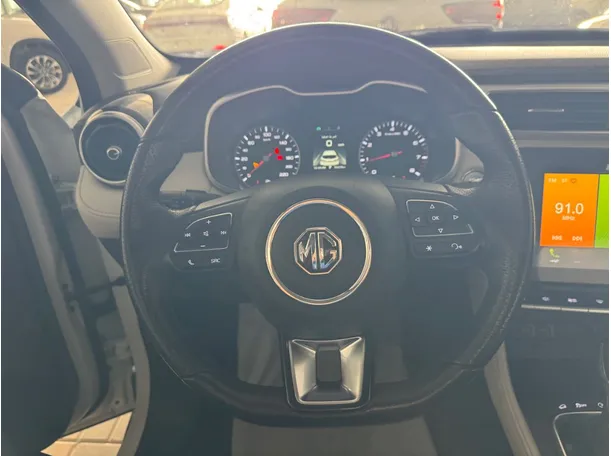 Car image 11