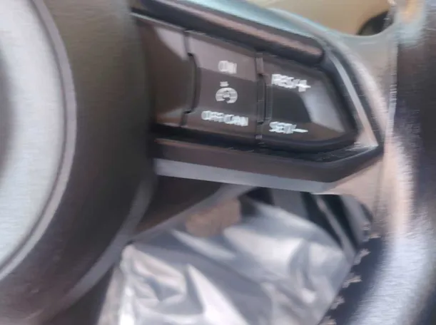 Car image 27