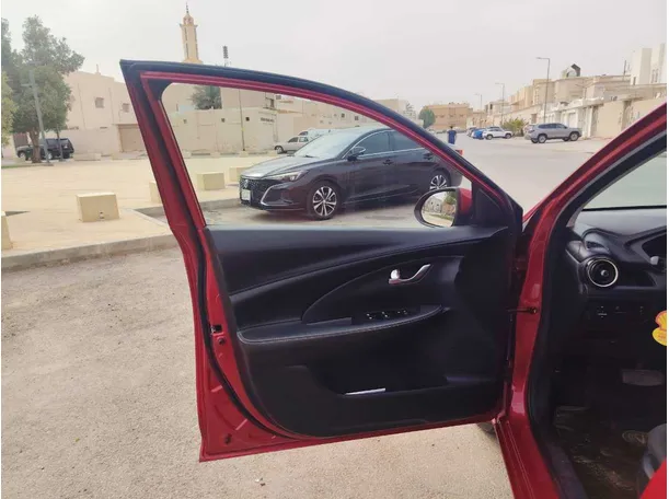 Car image 11