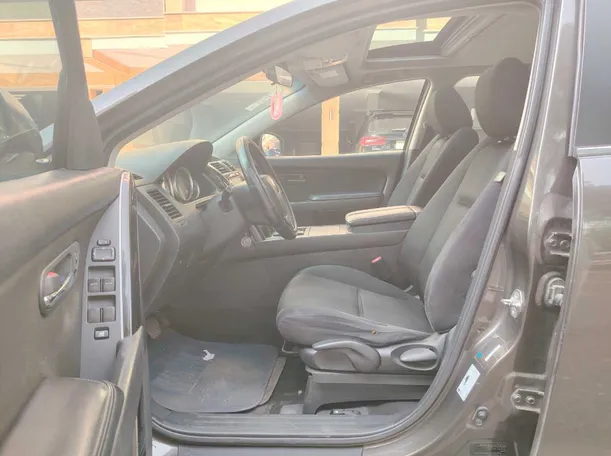 Car image 13