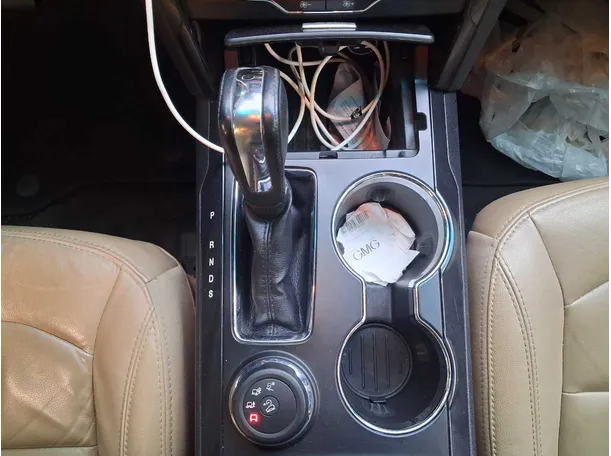 Car image 16