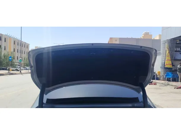 Car image 24