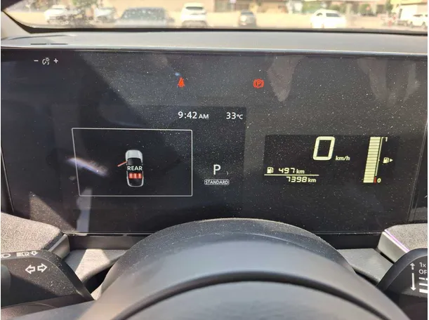 Car image 18