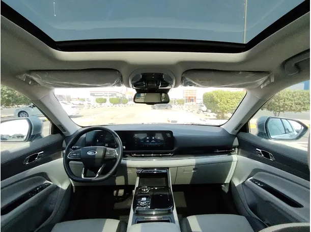 Car image 17