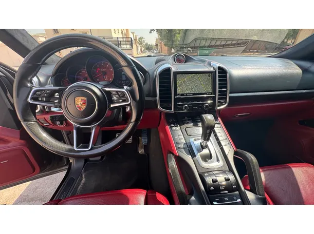 Car image 17