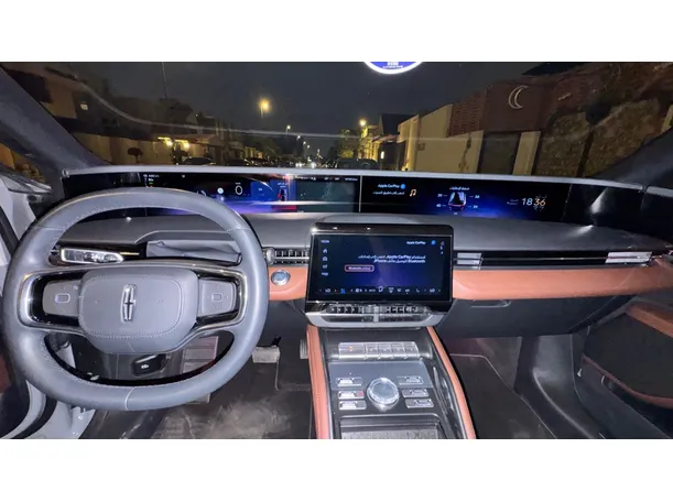 Car image 17