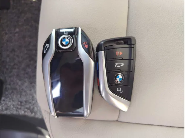 Car image 34