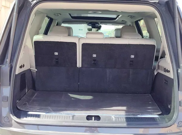 Car image 28