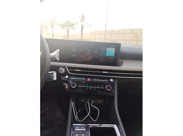 Car image 23