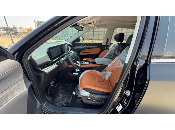 Car image 10