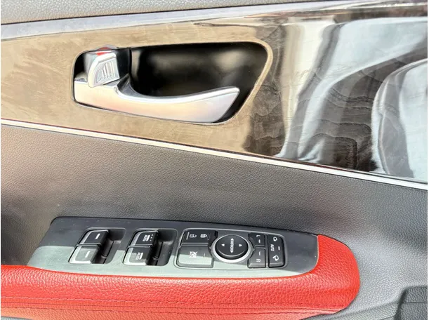 Car image 28