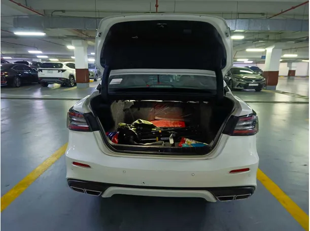 Car image 30