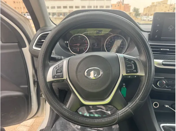 Car image 17