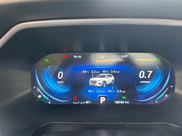 Car image 19