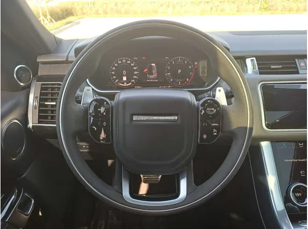 Car image 17