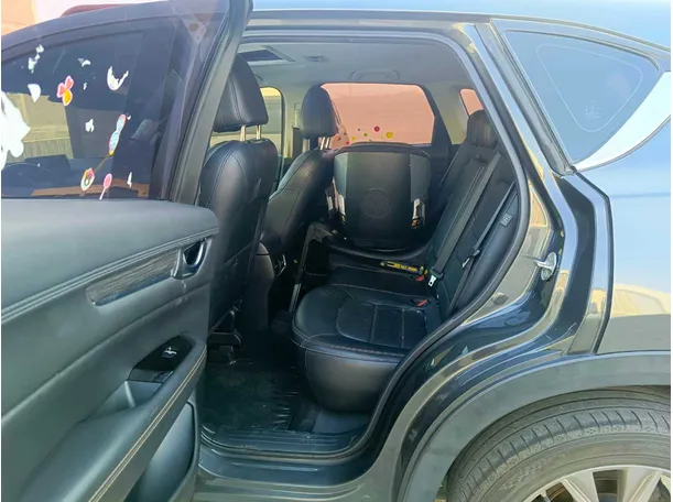 Car image 18
