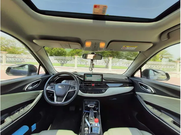 Car image 14