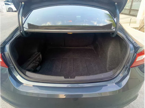 Car image 28