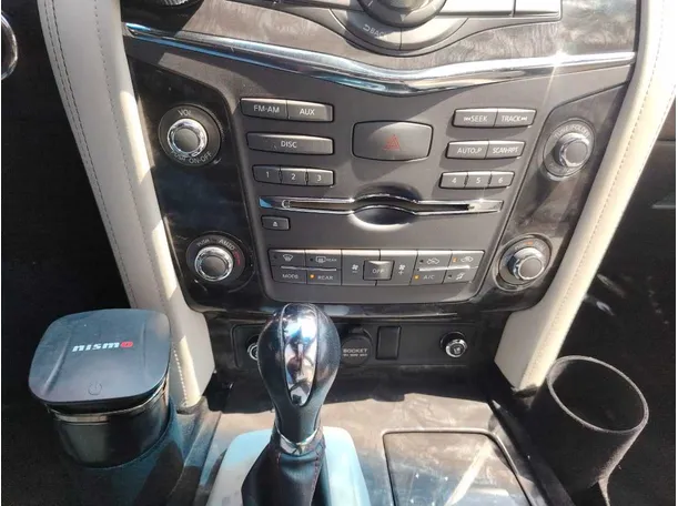 Car image 26