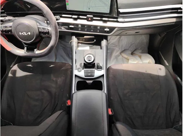 Car image 17