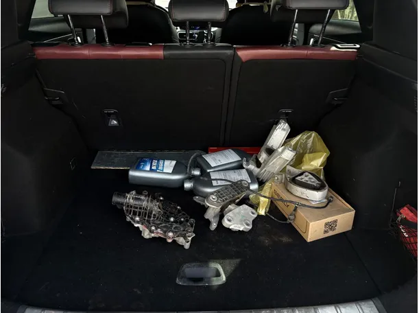 Car image 25