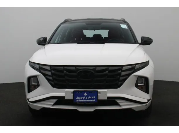 Car image 11