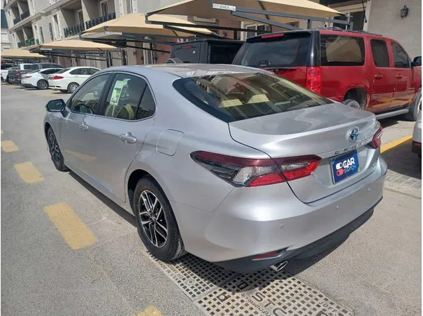 Car image 7