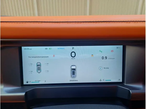 Car image 18