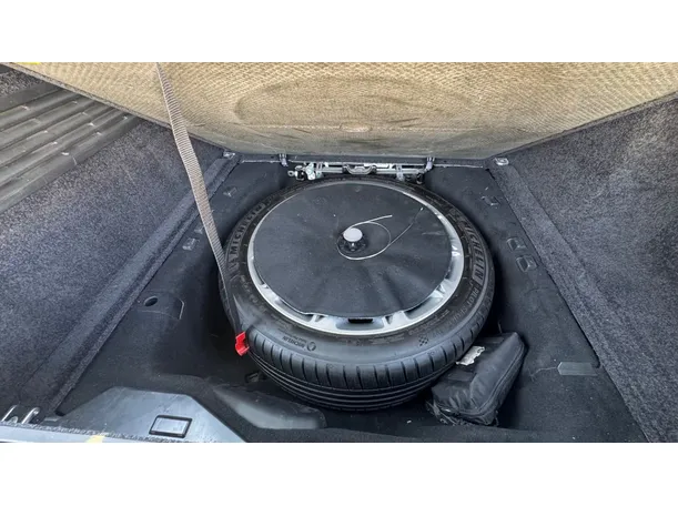 Car image 29