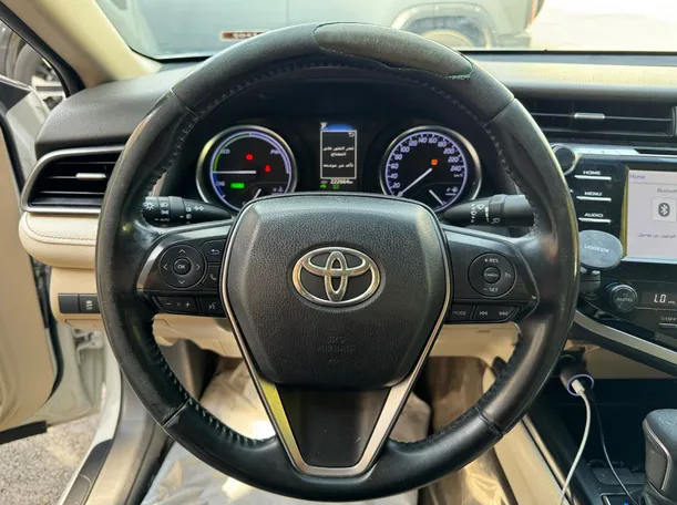 Car image 17