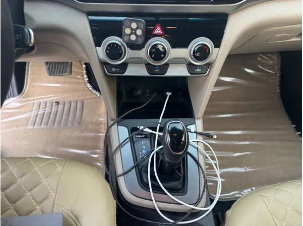 Car image 16