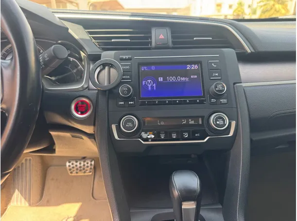 Car image 16