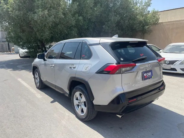 Car image 7